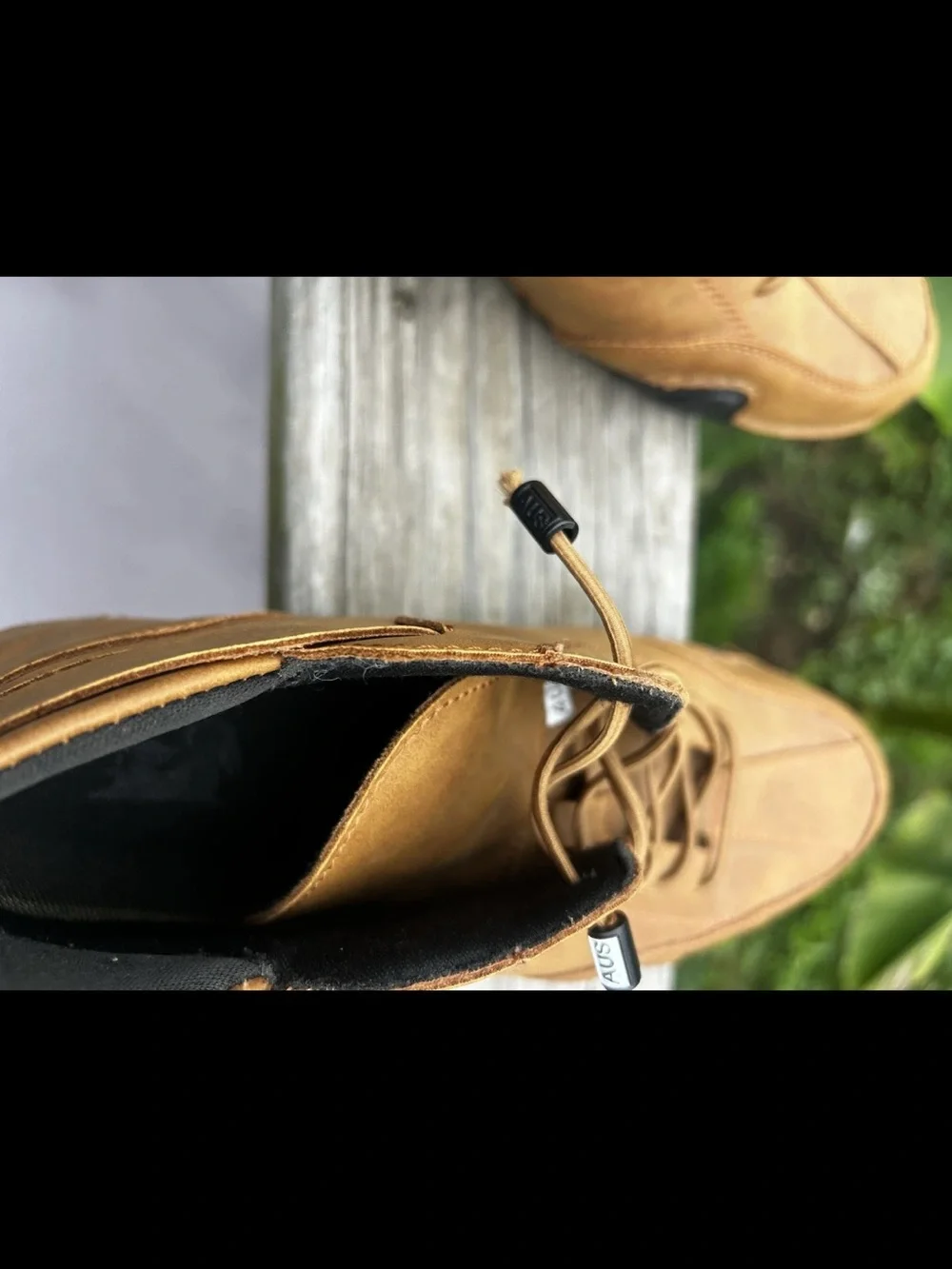 LDECK Men' s All-Terrain Tan Leather-Like Shoes Size 40 /mens 8/ Women's 9.5